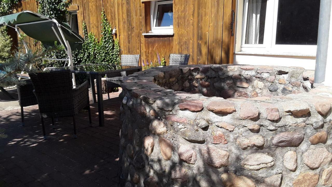 Gaestezimmer Sommer Locktow エクステリア 写真
