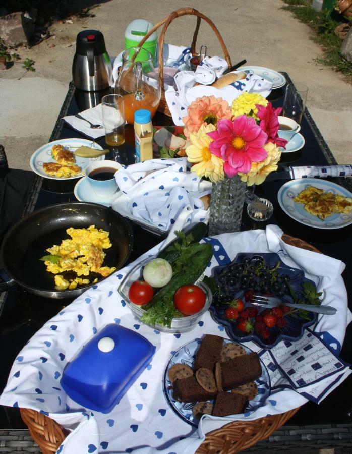 Gaestezimmer Sommer Locktow エクステリア 写真